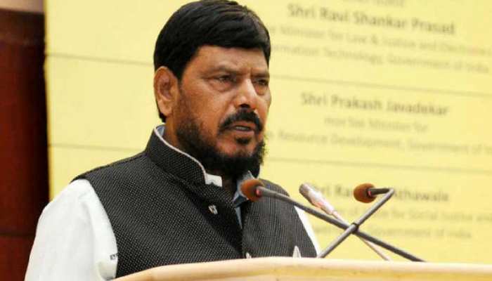 रामदास अठावले को उम्मीद, 2019 का लोकसभा चुनाव मिलकर लड़ेंगी बीजेपी और शिवसेना रामदास अठावले को उम्मीद, 2019 का लोकसभा चुनाव मिलकर लड़ेंगी बीजेपी और शिवसेना