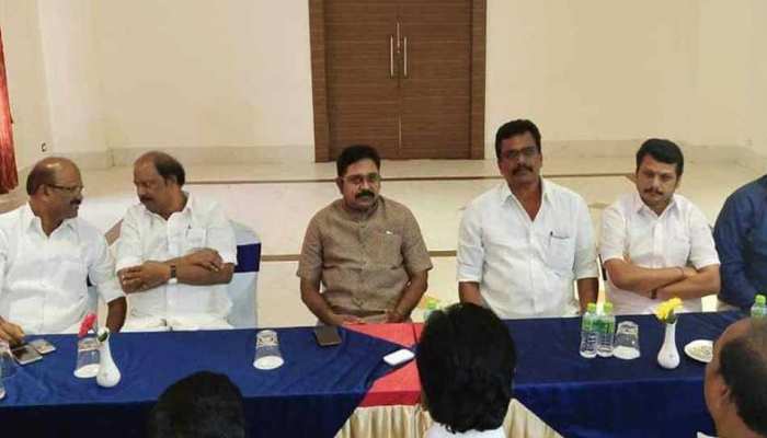 18 बागी विधायकों को अयोग्य घोषित करने पर बोले तमिलसेल्वन, 'SC का करेंगे रुख' 18 बागी विधायकों को अयोग्य घोषित करने पर बोले तमिलसेल्वन, 'SC का करेंगे रुख'
