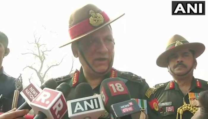 सेना प्रमुख ने पत्थरबाजों को बताया 'आतंकियों' जैसा, पाकिस्तान को दिया यह कड़ा संदेश सेना प्रमुख ने पत्थरबाजों को बताया 'आतंकियों' जैसा, पाकिस्तान को दिया यह कड़ा संदेश