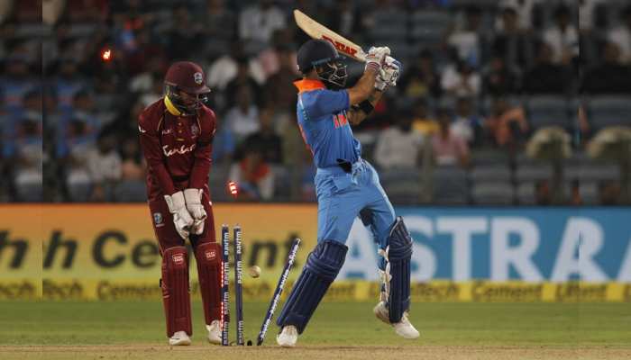 INDvsWI: पुणे वनडे में टीम इंडिया की हार के ये 5 कारण रहे INDvsWI: पुणे वनडे में टीम इंडिया की हार के ये 5 कारण रहे