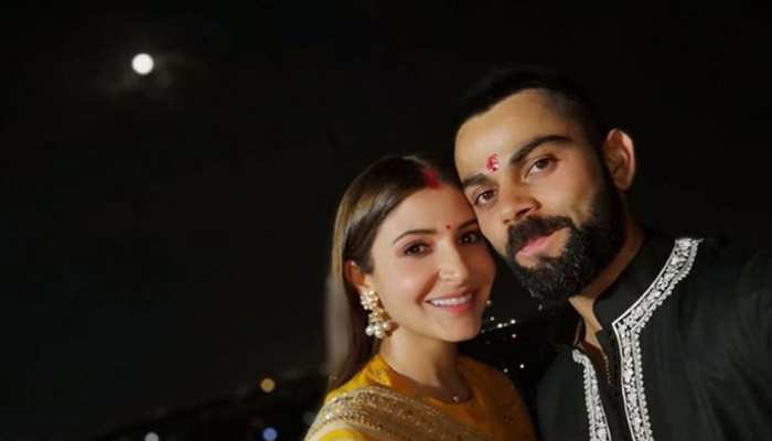 बॉलीवुड सेलीब्रिटीज ने कुछ इस अंदाज से मनाया करवा चौथ, तस्वीरें हो रही वायरल बॉलीवुड सेलीब्रिटीज ने कुछ इस अंदाज से मनाया करवा चौथ, तस्वीरें हो रही वायरल