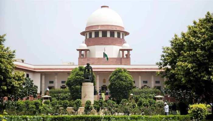 SC/ST एक्ट पर केंद्र ने सुप्रीम कोर्ट से कहा- 'तुरंत गिरफ्तारी जरूरी, अभी भी हो रही भेदभाव की घटनाएं' SC/ST एक्ट पर केंद्र ने सुप्रीम कोर्ट से कहा- 'तुरंत गिरफ्तारी जरूरी, अभी भी हो रही भेदभाव की घटनाएं'