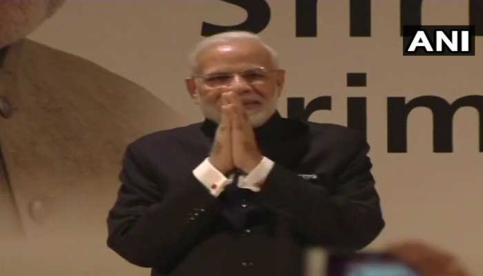 टोक्यो में भारतवंशियों से बोले पीएम मोदी, 'हर कोने में देश का नाम रोशन करें' टोक्यो में भारतवंशियों से बोले पीएम मोदी, 'हर कोने में देश का नाम रोशन करें'
