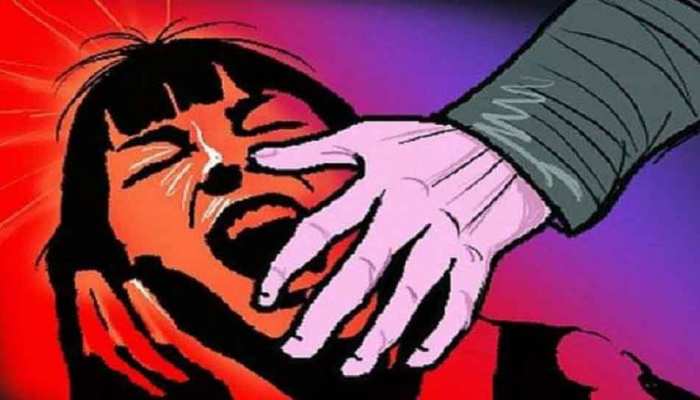 झारखंड : 50 वर्षीय ऑटो चालक ने मासूम के साथ किया रेप, गिरफ्तार झारखंड : 50 वर्षीय ऑटो चालक ने मासूम के साथ किया रेप, गिरफ्तार