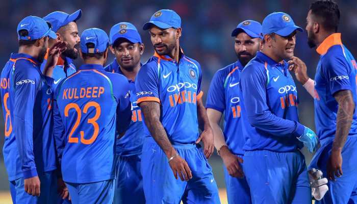 INDvsWI: चौथे वनडे में टीम इंडिया ने वेस्टइंडीज को दी मात, सीरीज में ली 2-1 से बढ़त INDvsWI: चौथे वनडे में टीम इंडिया ने वेस्टइंडीज को दी मात, सीरीज में ली 2-1 से बढ़त