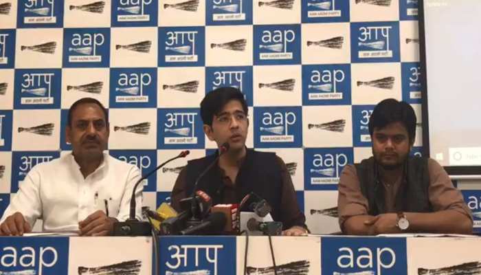 AAP का आरोप- दिल्ली की मतदाता सूची से बड़े पैमाने पर काट जा रहे हैं वोटरों के नाम AAP का आरोप- दिल्ली की मतदाता सूची से बड़े पैमाने पर काट जा रहे हैं वोटरों के नाम