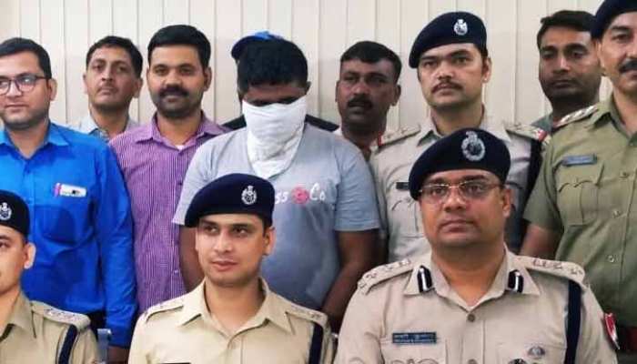 CBI के बाद RPF ने गिरफ्तार किया रेल टिकट का दलाल, कर चुका है डेढ़ करोड़ रुपए टिकट बुक CBI के बाद RPF ने गिरफ्तार किया रेल टिकट का दलाल, कर चुका है डेढ़ करोड़ रुपए टिकट बुक