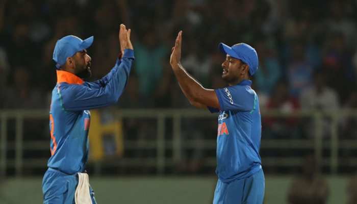 वर्ल्डकप 2015 के बाद नंबर 4 पर आजमाए गए 11 खिलाड़ी, अब मिला विराट को बुद्धिमान बल्लेबाज वर्ल्डकप 2015 के बाद नंबर 4 पर आजमाए गए 11 खिलाड़ी, अब मिला विराट को बुद्धिमान बल्लेबाज