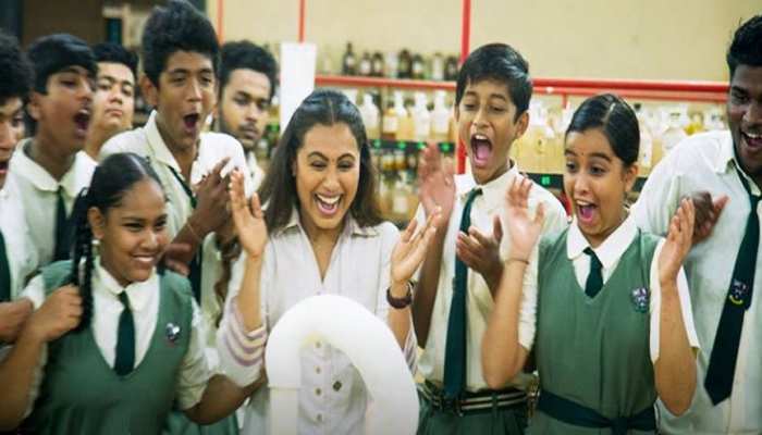 चीनी BOX OFFICE पर रानी की 'हिचकी' का कहर जारी, आमिर की इस फिल्म के रिकॉर्ड को तोड़ा चीनी BOX OFFICE पर रानी की 'हिचकी' का कहर जारी, आमिर की इस फिल्म के रिकॉर्ड को तोड़ा