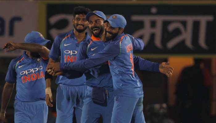INDvsWI: भारत के पास विंडीज के खिलाफ लगातार 8वीं वनडे सीरीज जीतने का मौका INDvsWI: भारत के पास विंडीज के खिलाफ लगातार 8वीं वनडे सीरीज जीतने का मौका