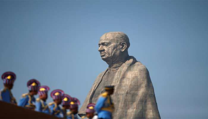 RSS ने कहा, 'सरदार पटेल की प्रतिमा गौरव की बात, इस पर न करें राजनीति' RSS ने कहा, 'सरदार पटेल की प्रतिमा गौरव की बात, इस पर न करें राजनीति'