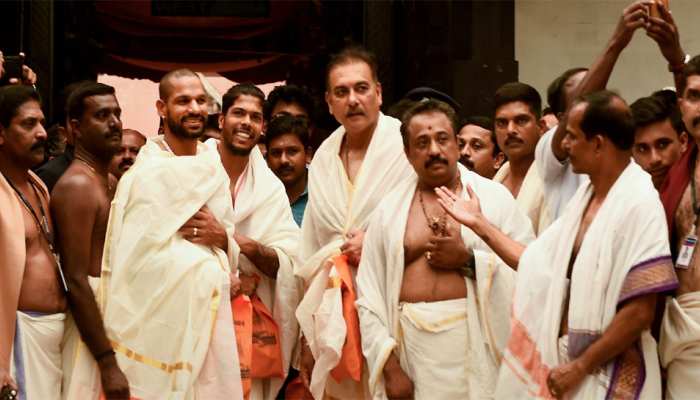 Ravi Shastri along with Umesh Yadav and Shikhar Dhawan visited the Sree Padmanabhaswamy Temple Ravi Shastri along with Umesh Yadav and Shikhar Dhawan visited the Sree Padmanabhaswamy Temple