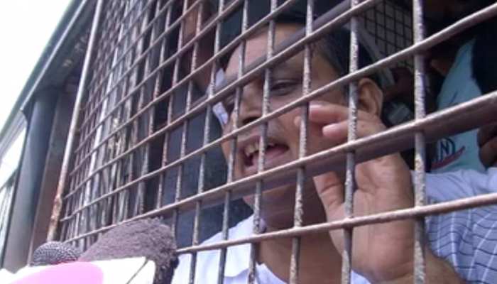 बालिका गृह कांड : ब्रजेश ठाकुर को किया जा रहा पटियाला जेल शिफ्ट, कहा- CBI कर रही टॉर्चर बालिका गृह कांड : ब्रजेश ठाकुर को किया जा रहा पटियाला जेल शिफ्ट, कहा- CBI कर रही टॉर्चर
