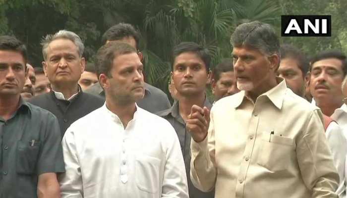 राहुल से मुलाकात के बाद बोले नायडू, लोकतंत्र को बचाने के लिए सभी पार्टियों को आना होगा साथ राहुल से मुलाकात के बाद बोले नायडू, लोकतंत्र को बचाने के लिए सभी पार्टियों को आना होगा साथ