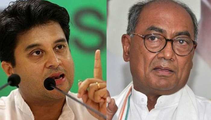 MP चुनाव: टिकट बंटवारे को लेकर राहुल गांधी के सामने दिग्विजय सिंह और सिंधिया में बहस MP चुनाव: टिकट बंटवारे को लेकर राहुल गांधी के सामने दिग्विजय सिंह और सिंधिया में बहस
