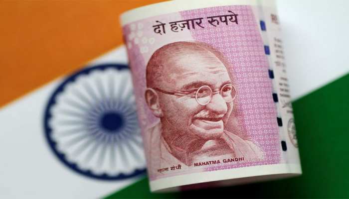डालर के मुकाबले रुपये में पांच साल का सबसे बड़ा उछाल, सीधे 100 पैसे मजबूत डालर के मुकाबले रुपये में पांच साल का सबसे बड़ा उछाल, सीधे 100 पैसे मजबूत