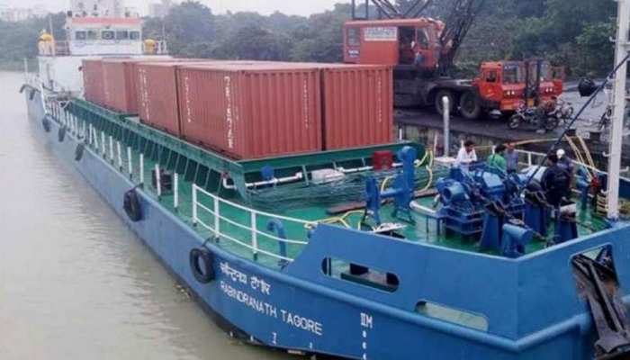 नितिन गडकरी का कारनामा, जलपोत के जरिये पेप्सी के 16 कंटेनर कोलकाता से वाराणसी आएंगे नितिन गडकरी का कारनामा, जलपोत के जरिये पेप्सी के 16 कंटेनर कोलकाता से वाराणसी आएंगे