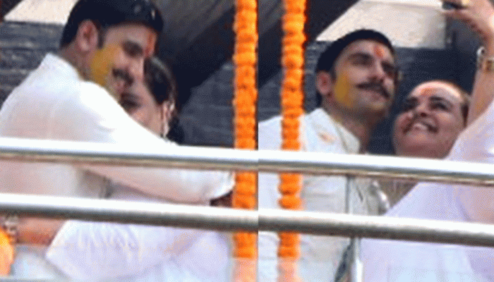 शादी से पहले रणवीर सिंह की हुई हल्दी सेरेमनी, सामने आईं पहली Photos शादी से पहले रणवीर सिंह की हुई हल्दी सेरेमनी, सामने आईं पहली Photos