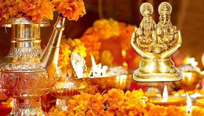Dhanteras 2018: धनतेरस पर राशि अनुसार करें खरीदारी, कई गुना होगा लाभ Dhanteras 2018: धनतेरस पर राशि अनुसार करें खरीदारी, कई गुना होगा लाभ