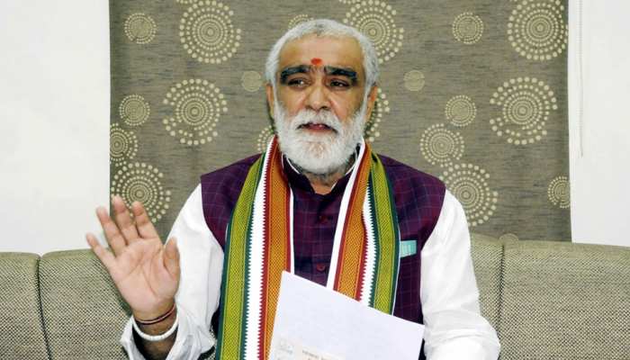 बक्सर में अश्विनी चौबे को झेलना पड़ा विरोध, लगे मुर्दाबाद के नारे बक्सर में अश्विनी चौबे को झेलना पड़ा विरोध, लगे मुर्दाबाद के नारे