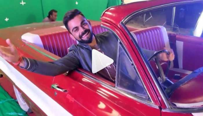 VIDEO: राजेश खन्ना बने विराट कोहली, गाया- 'मेरे सपनों की रानी कब आएगी तू' VIDEO: राजेश खन्ना बने विराट कोहली, गाया- 'मेरे सपनों की रानी कब आएगी तू'