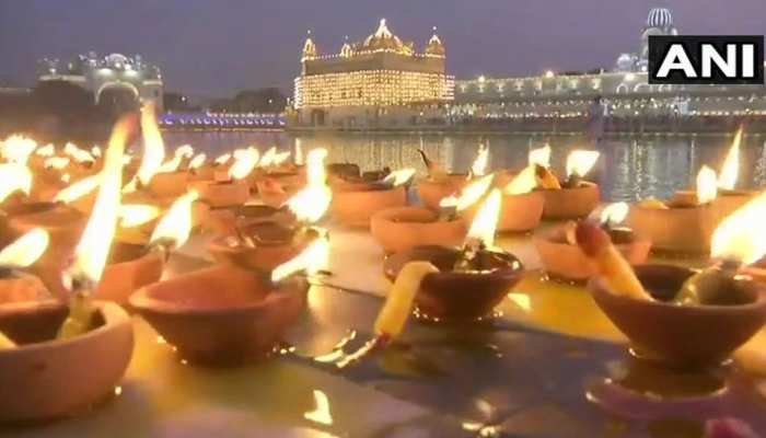 Happy Diwali 2018: तस्वीरों में देखिए, पूरे देश में कैसे मनाई गई दिवाली Happy Diwali 2018: तस्वीरों में देखिए, पूरे देश में कैसे मनाई गई दिवाली
