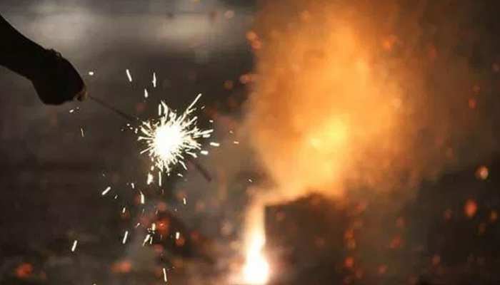 सिंगापुर : दिवाली पर फोड़े भारतीयों ने पटाखे, तो पुलिस ने किया गिरफ्तार, हो सकती है 2 साल की जेल सिंगापुर : दिवाली पर फोड़े भारतीयों ने पटाखे, तो पुलिस ने किया गिरफ्तार, हो सकती है 2 साल की जेल