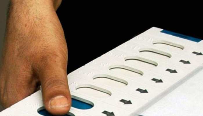 बांग्लादेश में 23 दिसंबर को संसदीय चुनाव, पहली बार EVM का होगा इस्तेमाल बांग्लादेश में 23 दिसंबर को संसदीय चुनाव, पहली बार EVM का होगा इस्तेमाल