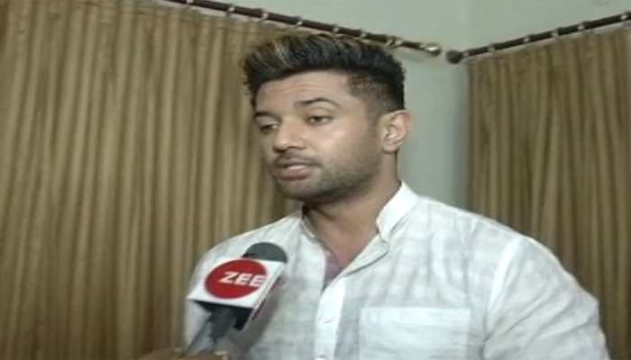 चिराग पासवान बोले- 'नीतीश कुमार अनुभवी नेता हैं कुशवाहा के लिए अपशब्द नहीं बोल सकते' चिराग पासवान बोले- 'नीतीश कुमार अनुभवी नेता हैं कुशवाहा के लिए अपशब्द नहीं बोल सकते'