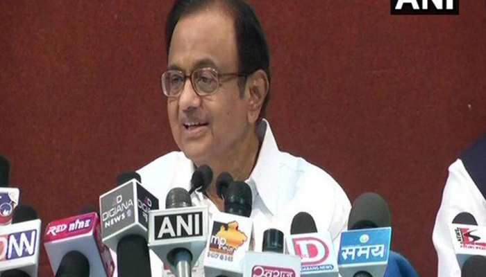 चिदंबरम का सरकार पर निशाना, पूछा- RBI की रूपरेखा सही करने की हड़बड़ी क्यों? चिदंबरम का सरकार पर निशाना, पूछा- RBI की रूपरेखा सही करने की हड़बड़ी क्यों?