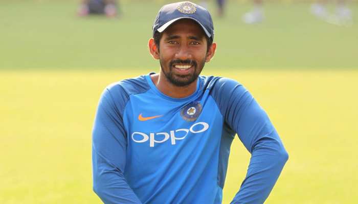 ऋद्धिमान साहा की नजरें दिसंबर में वापसी पर, IPL के बाद से हैं क्रिकेट से दूर ऋद्धिमान साहा की नजरें दिसंबर में वापसी पर, IPL के बाद से हैं क्रिकेट से दूर