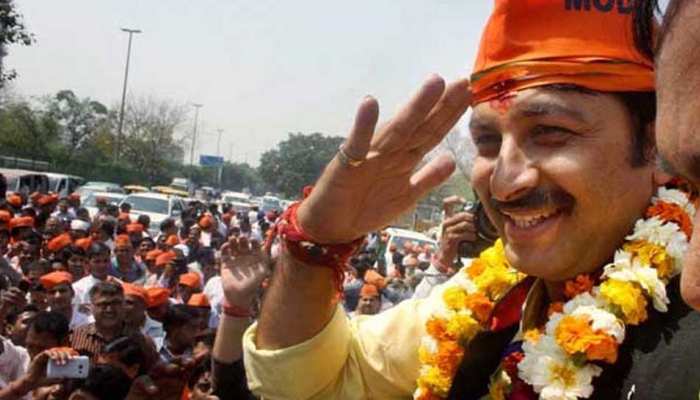 BJP सांसद मनोज तिवारी भूले मर्यादा, 'सोनिया गांधी ने छठ पूजा की होती तो बुद्धिमान बच्चा पैदा होता' BJP सांसद मनोज तिवारी भूले मर्यादा, 'सोनिया गांधी ने छठ पूजा की होती तो बुद्धिमान बच्चा पैदा होता'