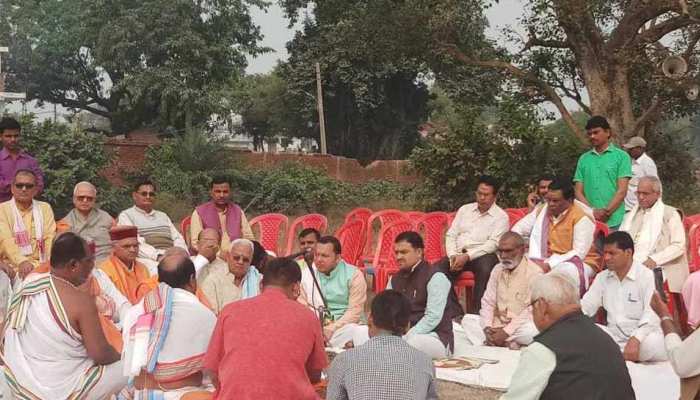 विहिप ने अयोध्या में राम मंदिर के लिए शुरू किया भूमि पूजन, 25 को जुटेंगे हजारों राम भक्त विहिप ने अयोध्या में राम मंदिर के लिए शुरू किया भूमि पूजन, 25 को जुटेंगे हजारों राम भक्त