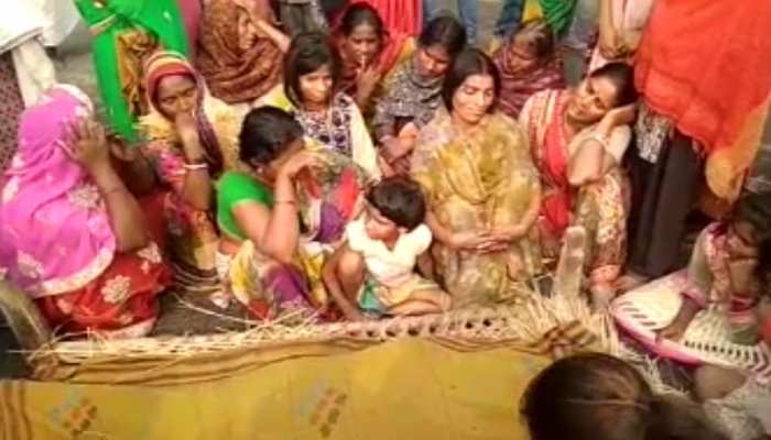 शेखपुरा: खेत में करंट लगने से किसान की मौत, जर्जर तार टूटने से हुआ हादसा शेखपुरा: खेत में करंट लगने से किसान की मौत, जर्जर तार टूटने से हुआ हादसा