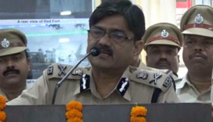 दरभंगा: ट्रेन में महिला की हत्या मामले में आरपीएफ डीजी ने किया सुरक्षा बल का बचाव दरभंगा: ट्रेन में महिला की हत्या मामले में आरपीएफ डीजी ने किया सुरक्षा बल का बचाव