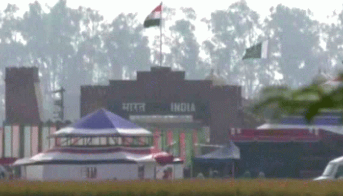 सलमान खान के लिए बनाया 'नया' अटारी-वाघा बॉर्डर, आप भी देखिए PHOTOS सलमान खान के लिए बनाया 'नया' अटारी-वाघा बॉर्डर, आप भी देखिए PHOTOS