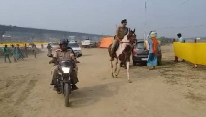 पटना: घोड़े पर सवार होकर घाटों का निरीक्षण करने निकले SSP मनु महाराज, दिखा अलग अंदाज पटना: घोड़े पर सवार होकर घाटों का निरीक्षण करने निकले SSP मनु महाराज, दिखा अलग अंदाज