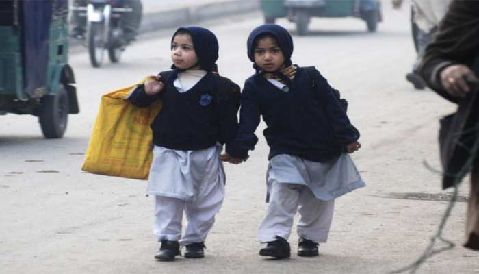 पाकिस्तान में 2 करोड़ से अधिक बच्चे नहीं जा पा रहे हैं स्कूल, अधिकतर लड़कियां शामिल पाकिस्तान में 2 करोड़ से अधिक बच्चे नहीं जा पा रहे हैं स्कूल, अधिकतर लड़कियां शामिल