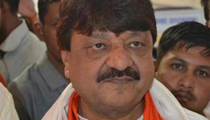मध्य प्रदेश चुनाव 2018: विजयवर्गीय के पुत्र के खिलाफ बागी हुए दामाद ने लिया नाम वापस मध्य प्रदेश चुनाव 2018: विजयवर्गीय के पुत्र के खिलाफ बागी हुए दामाद ने लिया नाम वापस
