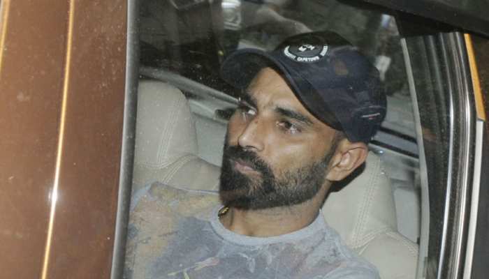 मोहम्मद शमी का हसीन जहां को दिया चेक हुआ बाउंस, कोर्ट ने भेज दिया समन मोहम्मद शमी का हसीन जहां को दिया चेक हुआ बाउंस, कोर्ट ने भेज दिया समन
