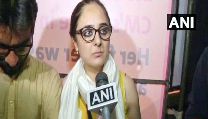 कठुआ रेप केस : पीड़ित परिवार ने वकील दीपिका को मामले से हटाया, बताया यह कारण कठुआ रेप केस : पीड़ित परिवार ने वकील दीपिका को मामले से हटाया, बताया यह कारण