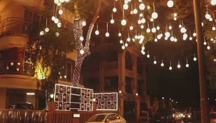 इटली में शादी के बाद ऐसे होगा रणवीर-दीपिका का मुंबई में वेलकम, तस्वीरों ने खोले राज इटली में शादी के बाद ऐसे होगा रणवीर-दीपिका का मुंबई में वेलकम, तस्वीरों ने खोले राज