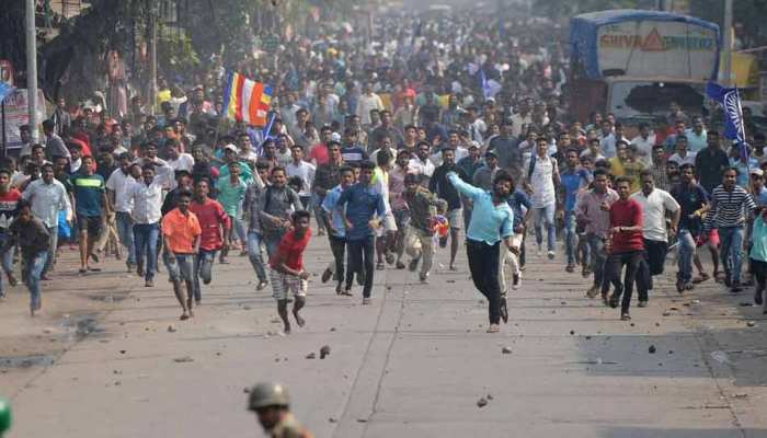 भीमा कोरेगांव केस : पुणे कोर्ट में 10 आरोपियों के खिलाफ 5 हजार पन्नों की चार्जशीट दायर भीमा कोरेगांव केस : पुणे कोर्ट में 10 आरोपियों के खिलाफ 5 हजार पन्नों की चार्जशीट दायर