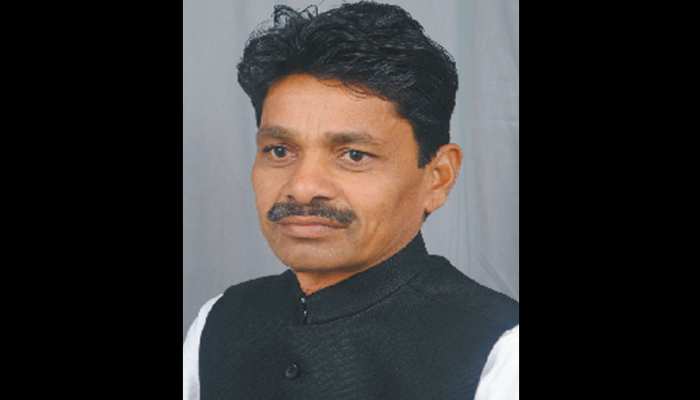 बांसवाड़ा: धनसिंह रावत का BJP को बड़ा झटका, समर्थकों के कहने पर निर्दलीय लड़ेंगे चुनाव बांसवाड़ा: धनसिंह रावत का BJP को बड़ा झटका, समर्थकों के कहने पर निर्दलीय लड़ेंगे चुनाव