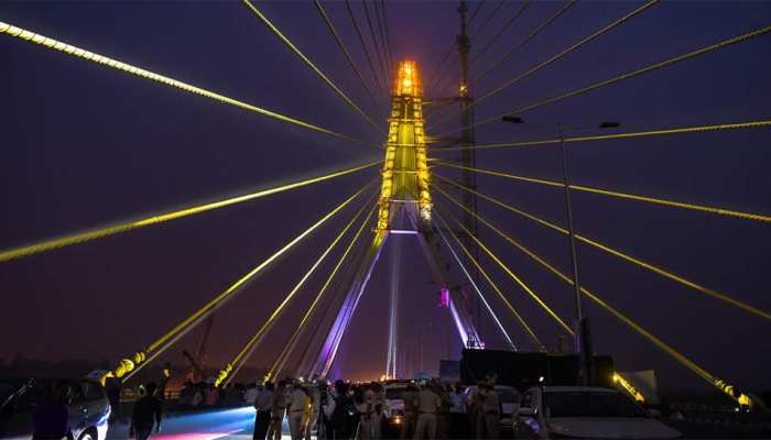सिग्नेचर ब्रिज पर सुरक्षित ‘सेल्फी प्वाइंट’ विकसित करेगी दिल्ली सरकार सिग्नेचर ब्रिज पर सुरक्षित ‘सेल्फी प्वाइंट’ विकसित करेगी दिल्ली सरकार