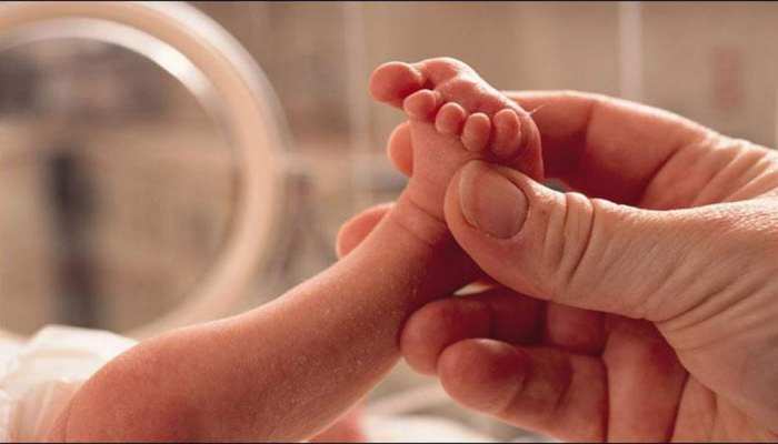 तीन महीने की बच्ची के दिल की सर्जरी के लिए AIIMS ने दी 2024 की तारीख, HCFI से मिली मदद तीन महीने की बच्ची के दिल की सर्जरी के लिए AIIMS ने दी 2024 की तारीख, HCFI से मिली मदद