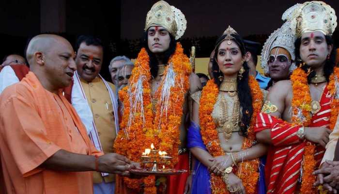 बीजेपी के मंत्री ने किया ऐलान, 2019 चुनावों से पहले योगी करेंगे राम मंदिर का शिलान्यास बीजेपी के मंत्री ने किया ऐलान, 2019 चुनावों से पहले योगी करेंगे राम मंदिर का शिलान्यास
