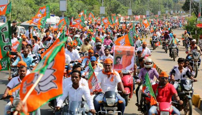 लखनऊ में बीजेपी निकालेगी बाइक रैली, काशी में CM योगी देंगे 'कमल संदेश' लखनऊ में बीजेपी निकालेगी बाइक रैली, काशी में CM योगी देंगे 'कमल संदेश'