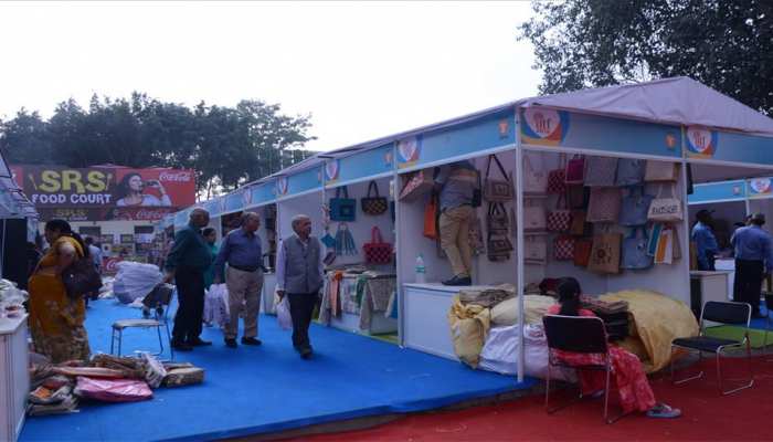 इंटरनेशनल ट्रेड फेयर: प्रगति मैदान में GST पवेलियन बढ़ा रहा लोगों में जागरुकता इंटरनेशनल ट्रेड फेयर: प्रगति मैदान में GST पवेलियन बढ़ा रहा लोगों में जागरुकता