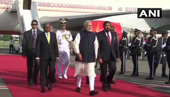 मालदीव पहुंचे पीएम मोदी, राष्ट्रपति सोलिह के शपथ ग्रहण समारोह में होंगे शामिल मालदीव पहुंचे पीएम मोदी, राष्ट्रपति सोलिह के शपथ ग्रहण समारोह में होंगे शामिल